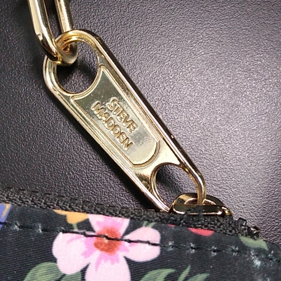 Steve Madden Floral Wristlet - Picture 3 of 5
